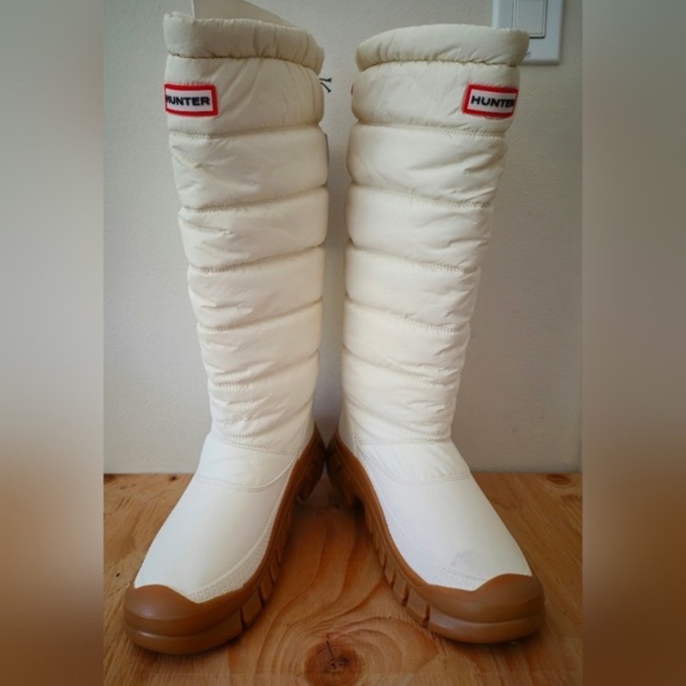 NWT Hunter Womens Boots Intrepid Tall Snow Slip-On White Boot Size 9